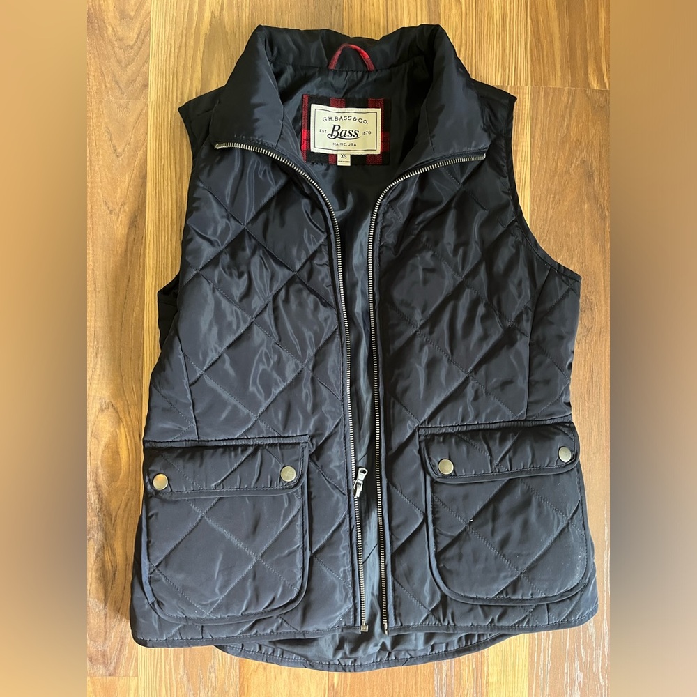 G.H. Bass & Co. Womens Navy Quilted Vest